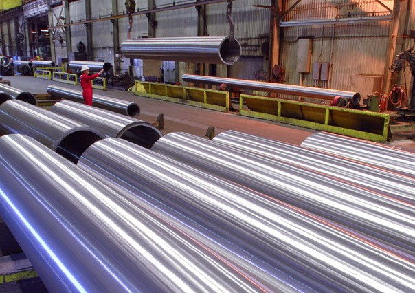 Stainless steel pipe precision manufacturing and surface finish view for industrial aerospace and energy sectors