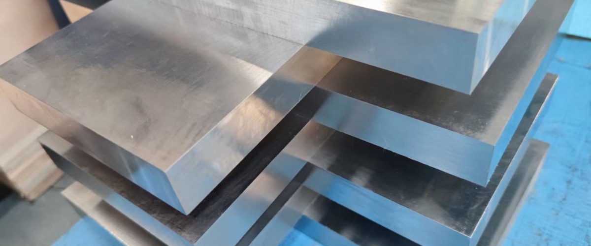 Thick titanium plates stacked after cutting for plate and sheet supply