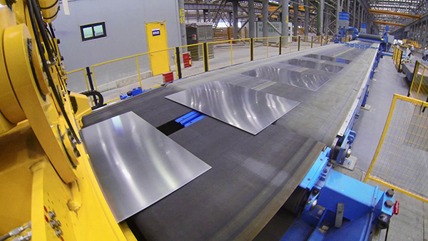 Stainless steel coil cut-to-length and leveling line