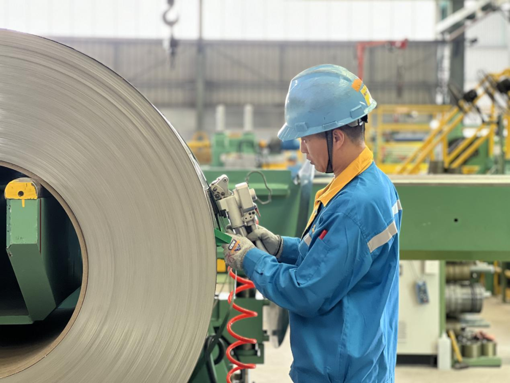 Stainless steel coil for sheet and plate supply
