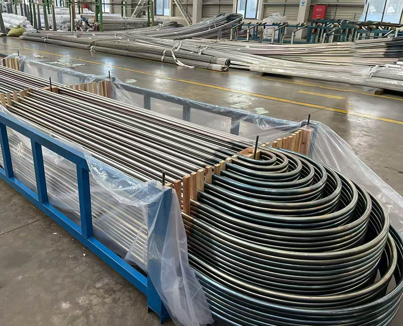 U bent heat exchanger tubes and condenser U tubes arranged by bend radius