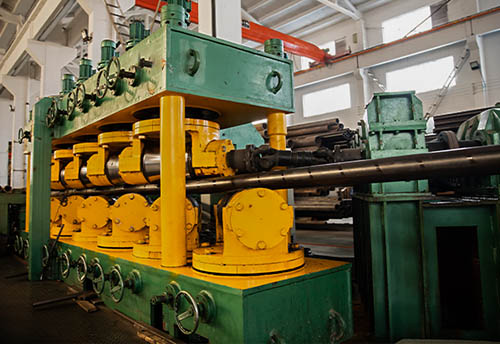 Straightening of long heat exchanger and condenser tubes
