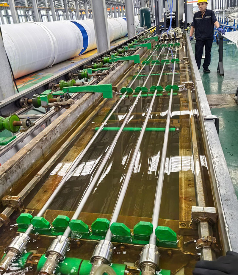 Hydrostatic pressure testing of stainless steel pipe