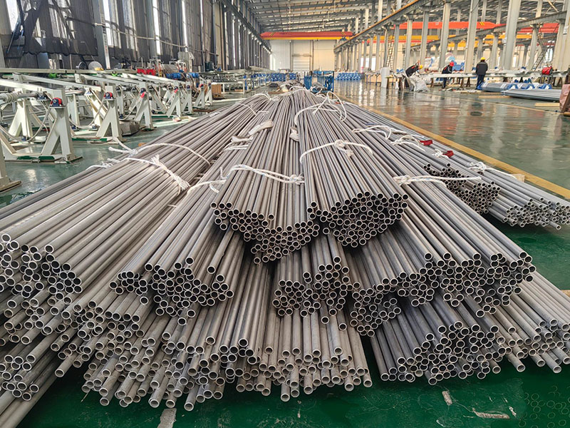 Straight heat exchanger and condenser tubes for tube bundle fabrication