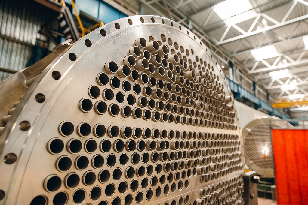 Titanium heat exchanger tubes fitted into tube sheet